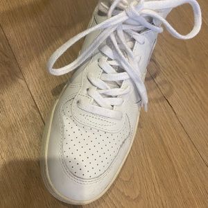 Veja V-15 LEATHER WHITE size 8
